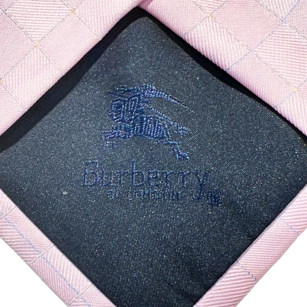 BURBERRY London Men's Checkered Neck Tie • 100% Silk •‎ two-tone pink